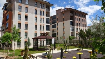 18 yaşındaki gen&ccedil; kız parkta &ouml;l&uuml; bulundu
