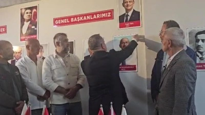 Arınma &ccedil;ağrısı yapan Kılı&ccedil;daroğlu&rsquo;na CHP&rsquo;den ambargo: Fotoğrafını duvardan indirdiler!