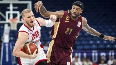 Bah&ccedil;eşehir Koleji, Trabzonspor'u farklı devirdi