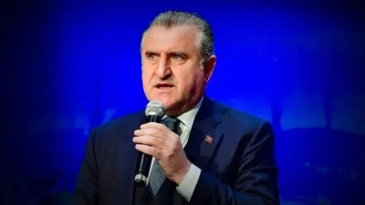 Bakan Bak'tan Trabzonspor'a tebrik