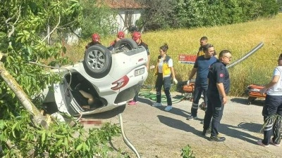 Balıkesir'de otomobil takla attı: 1 &ouml;l&uuml;, 3 yaralı