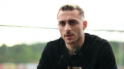 Barış Alper Yılmaz'dan Okan Buruk itirafı: Zekasıyla bizi o s&uuml;re&ccedil;ten &ccedil;ıkardı