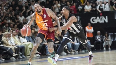 Beşiktaş derbide Galatasaray'ı farklı devirdi