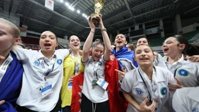 Bursa'da kardeşlik r&uuml;zgarı esti! U16 kızlar basketbol turnuvasında şampiyon belli oldu
