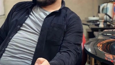 Cami &ouml;n&uuml;nde başından vurulmuş halde &ouml;l&uuml; bulundu