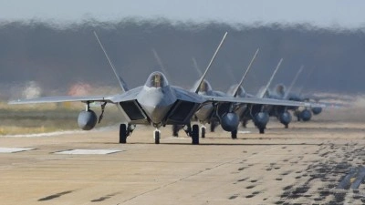 Eşi benzeri g&ouml;r&uuml;lmemiş yığınak deşifre oldu! &Ccedil;ok sayıda F-22 savaş u&ccedil;ağı konuşlandırıldı