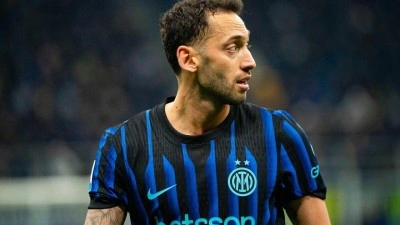 Hakan &Ccedil;alhanoğlu'ndan Galatasaray i&ccedil;in b&uuml;y&uuml;k fedakarlık!
