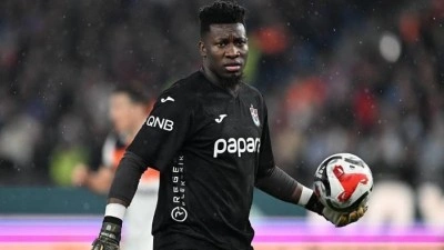 Manchester United'la g&ouml;r&uuml;şen Trabzonspor'dan Onana'ya zamlı teklif!