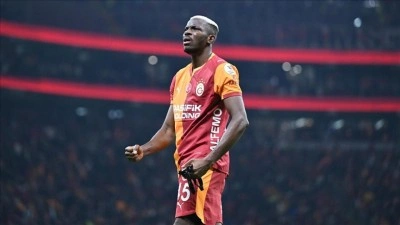 Osimhen, Galatasaray'da kalacak mı? Dursun &Ouml;zbek a&ccedil;ıkladı