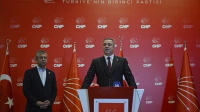 &Ouml;zg&uuml;r &Ouml;zel'e destek ziyareti! TBB Başkanı Erin&ccedil; Sağkan CHP s&ouml;zc&uuml;s&uuml; gibi konuştu
