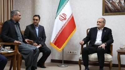 Pakistanlı Bakan İran'da! Pezeşkiyan ile g&ouml;r&uuml;şt&uuml;