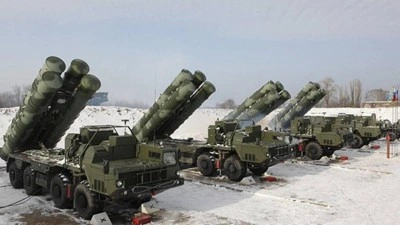 Rusya "hazırız" diye duyurdu! S-400'ler yola &ccedil;ıkıyor
