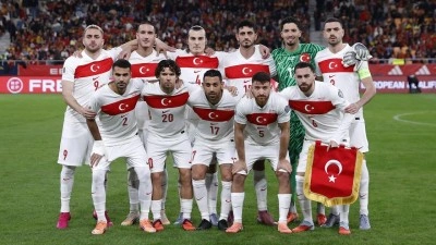 S&uuml;per Lig devlerinin transfer g&ouml;zdesiydi! Milli futbolcu takımından ayrıldı