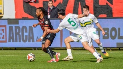 S&uuml;per Lig'e y&uuml;kselecek son takım yarın belli olacak!