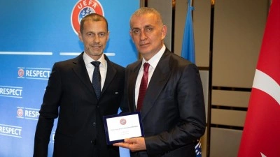 TFF Başkanı Hacıosmanoğlu, UEFA Y&ouml;netim Kurulu Toplantısı'na katıldı