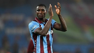 Trabzonspor'da Paul Onuachu Alexander S&ouml;rloth'u solladı!
