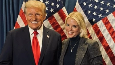 Trump kanserle savaşan Bondi'yi yeniden atadı