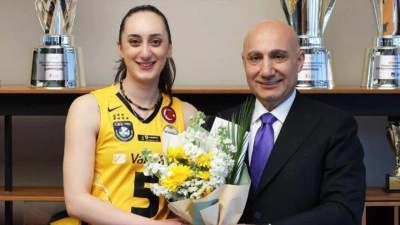 VakıfBank, 12 yılda 24 kupa kazanan oyuncusuna veda etti
