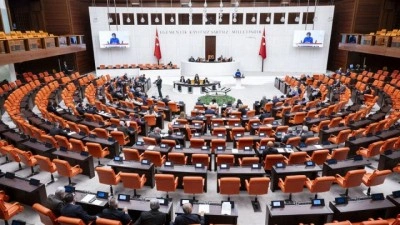 Vergi d&uuml;zenlemelerini de i&ccedil;eren teklif TBMM'de kabul edildi